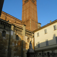 Duomo di Piacenza, dal cortile interno del vescovado