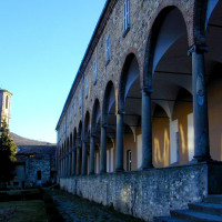 Porticato dell'abbazia di San Colombano